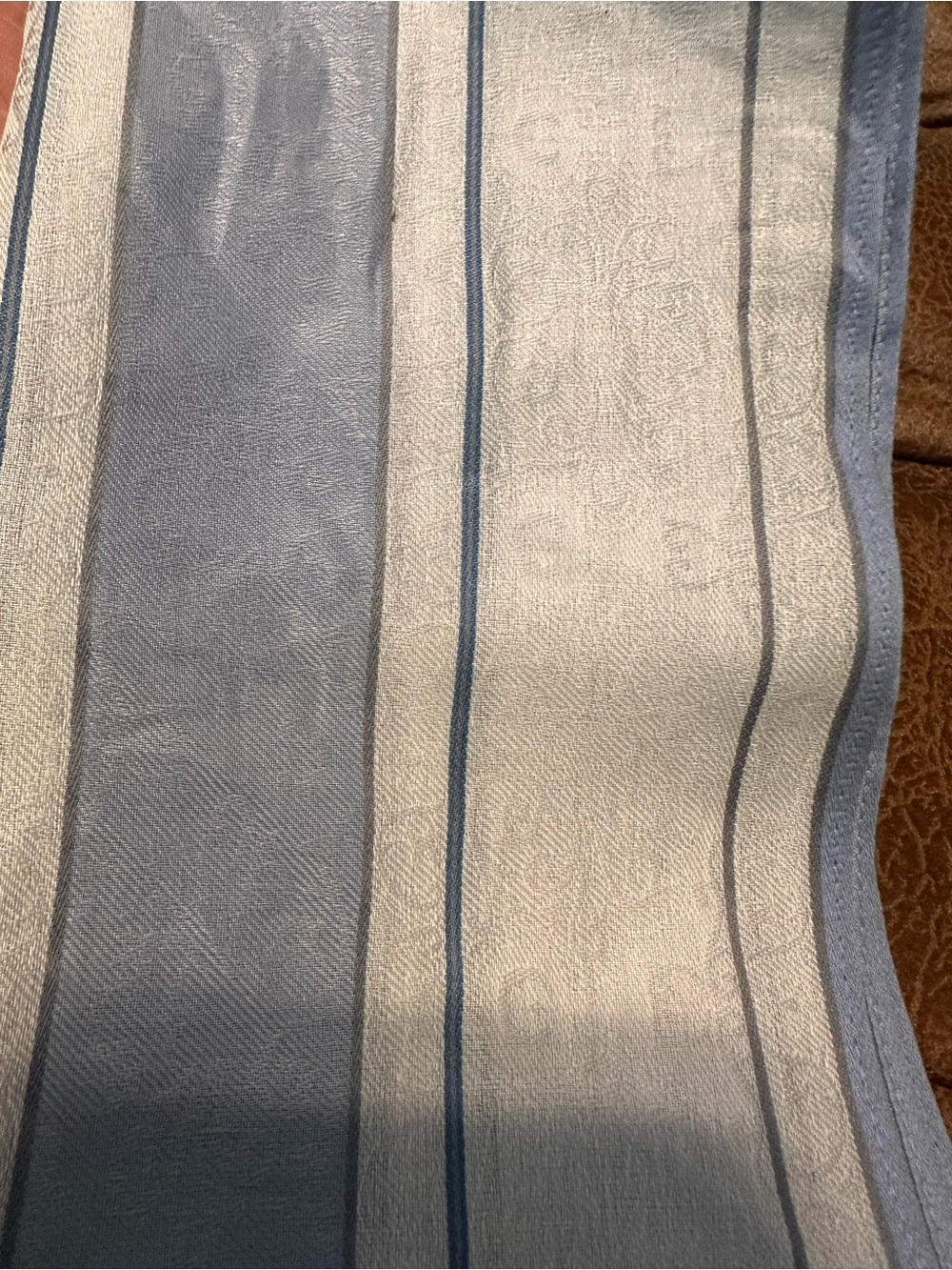 Authentic YSL scarf - Picture 4 of 4